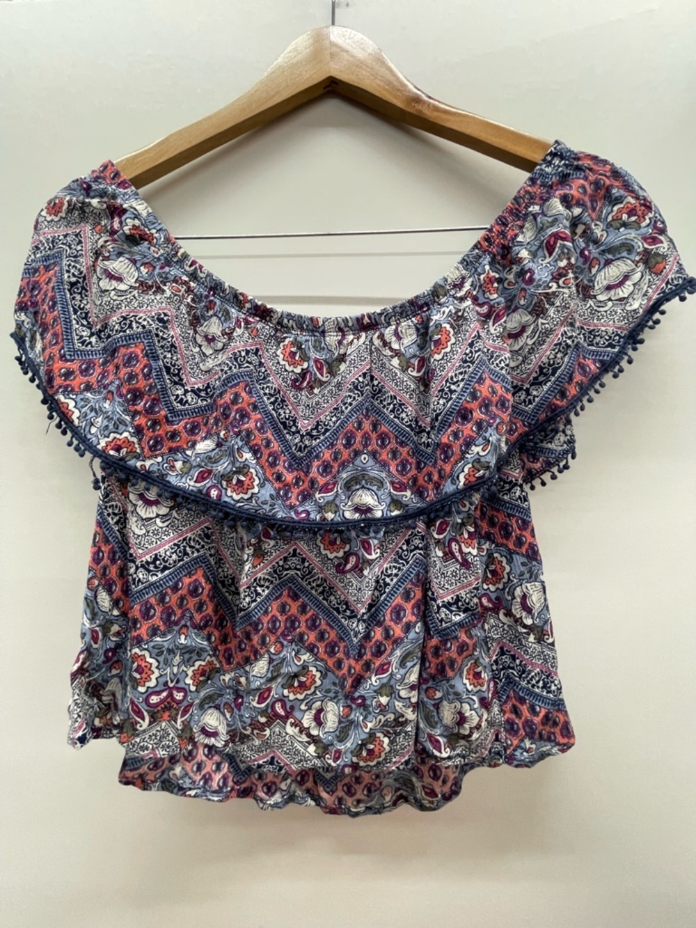 Vintage Y2K BONGO Navy and Red Floral Off-Shoulder Ruffle Top - Picture 2 of 3